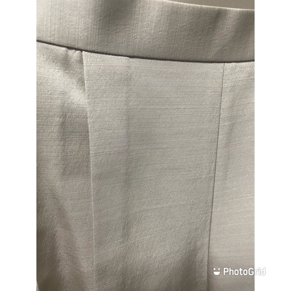 The Row Wionda wide-leg in stretch wool with relaxed cuffed leg - Picture 10 of 11